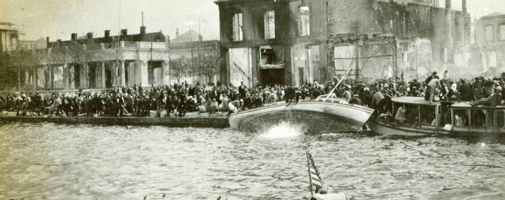 144. Πρόσφυγες στο λιμάνι της Σμύρνης